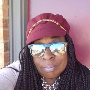 Meet your Posher, Annette